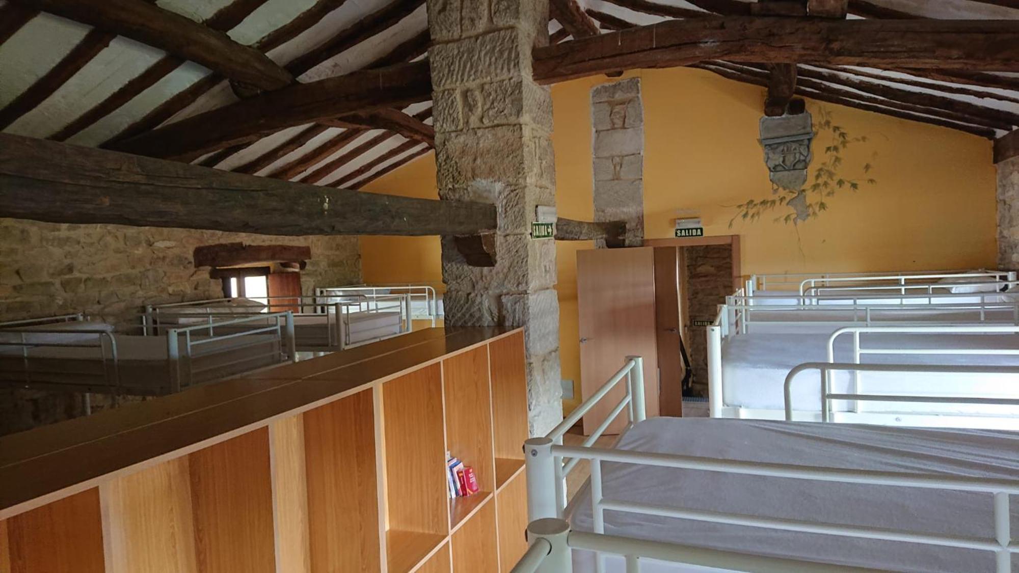 Albergue Sansol - El Oasis Del Camino Frances - Exclusivo Para Peregrinos المظهر الخارجي الصورة
