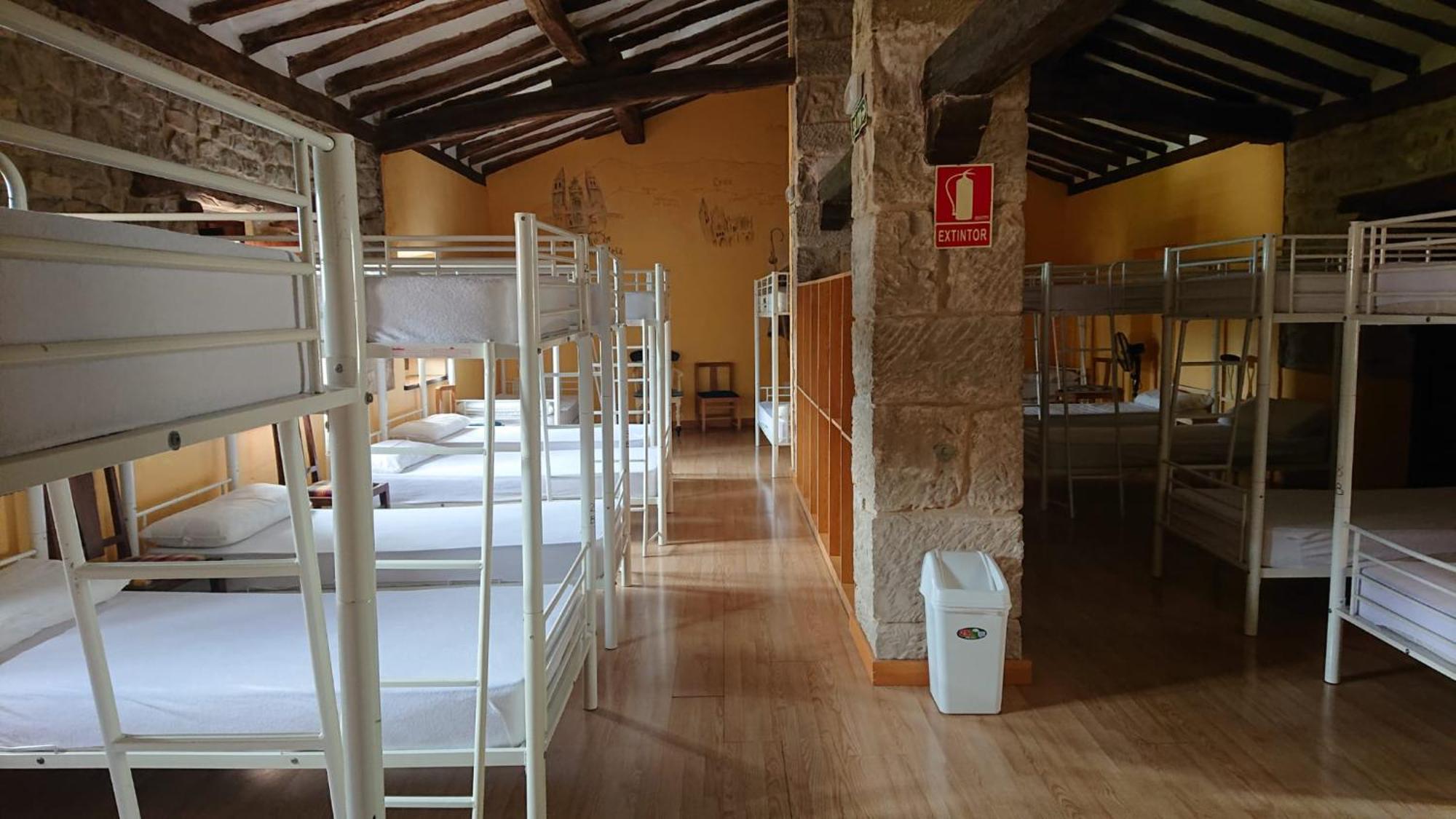 Albergue Sansol - El Oasis Del Camino Frances - Exclusivo Para Peregrinos المظهر الخارجي الصورة