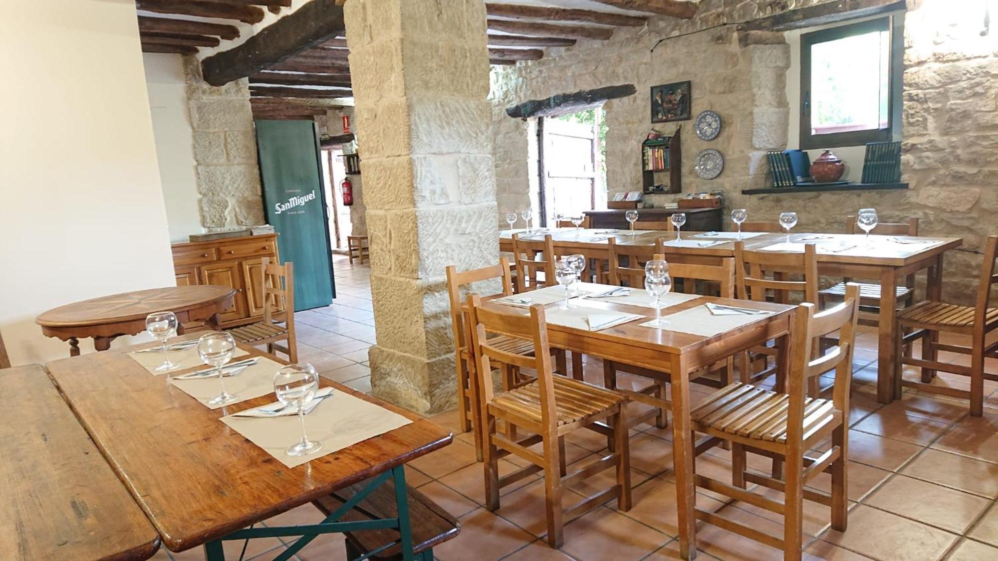 Albergue Sansol - El Oasis Del Camino Frances - Exclusivo Para Peregrinos المظهر الخارجي الصورة